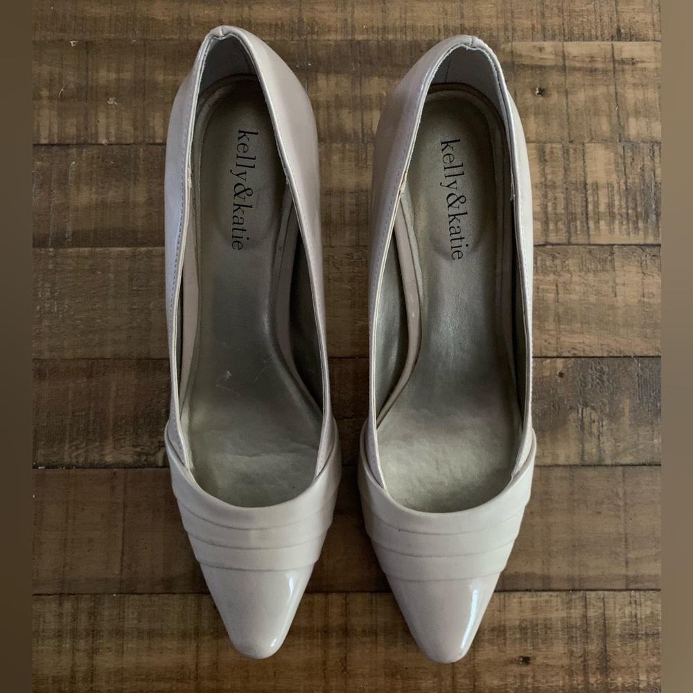 Kelly&Katie beige pumps. 2.75” heels. Size 9